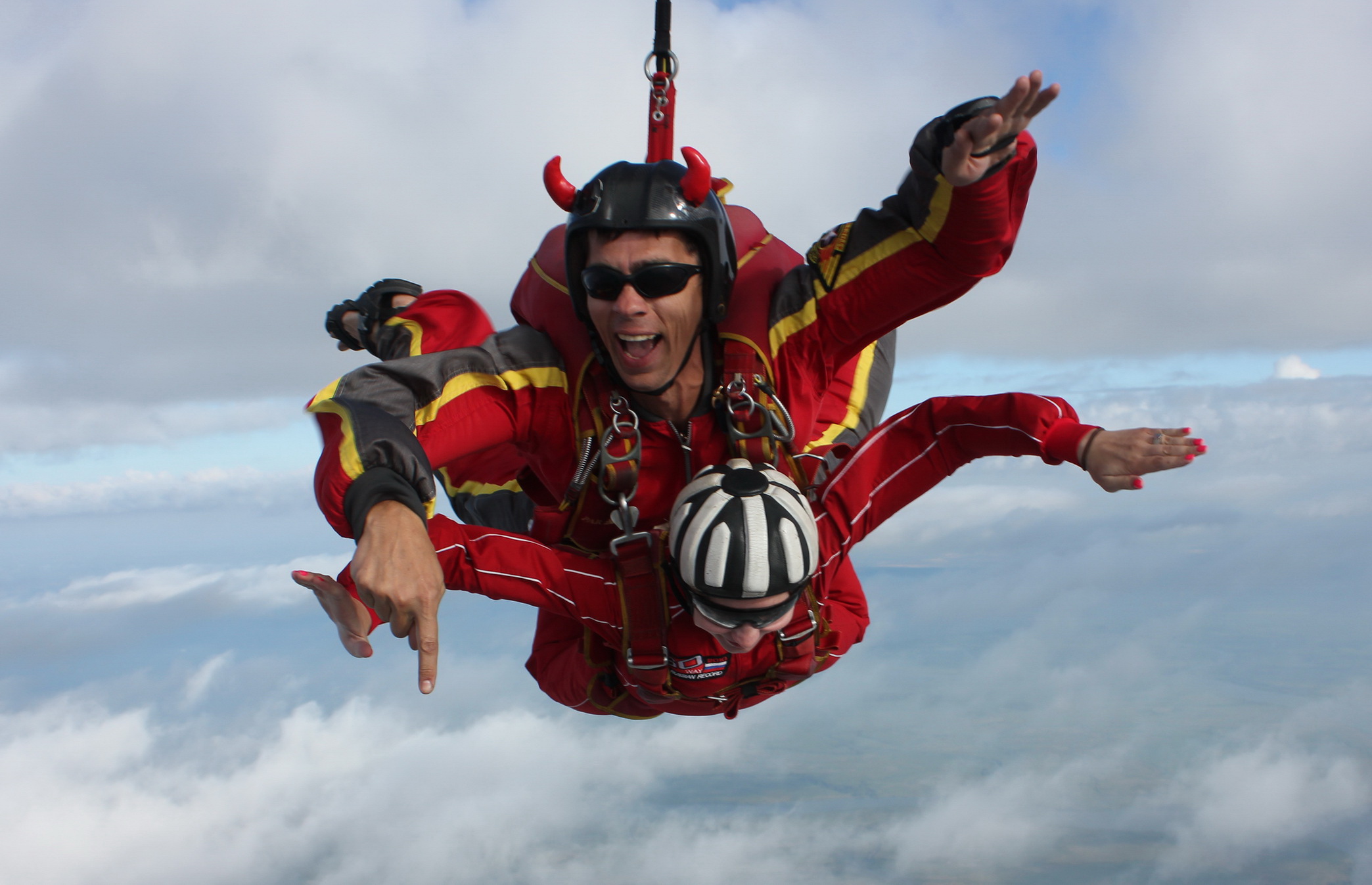 Первый прыжок с парашютом в тандеме с инструктором Анастасии