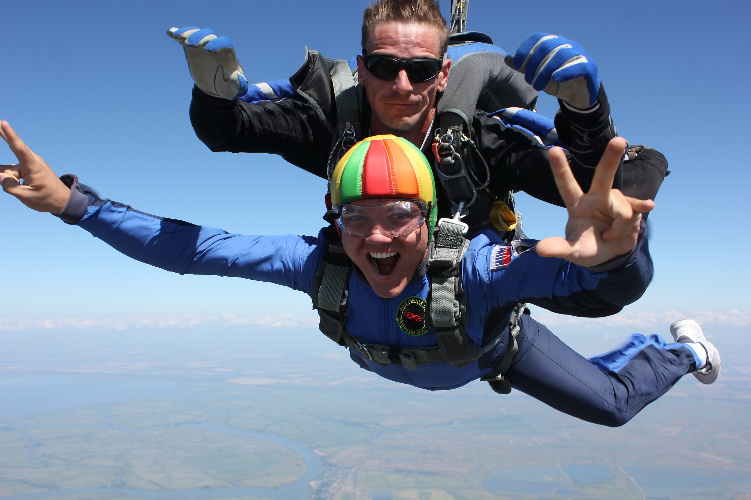 Первый прыжок с парашютом в тандеме с инструктором Евгения Первый прыжок с парашютом в тандеме с инструктором Евгения